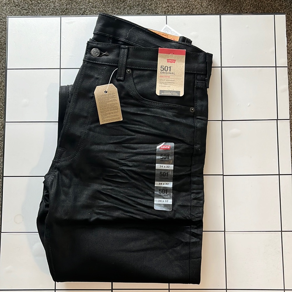 Men’s NWT Levi’s 501 34x32 black jean